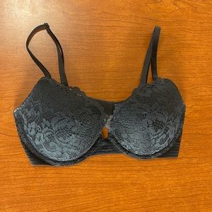NWOT Victoria’s Secret Very Sexy Push-up Bra